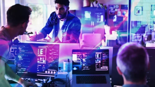 Desenvolvimento de software sob medida gera até 20% mais ROI